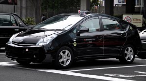 Toyota_Prius_Hinomaru_Taxi 72dpi