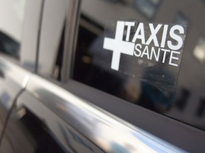 Cumulable avec une affiliation auprès d’une autre plate-forme de réservation dédiée, l’appartenance des chauffeurs au réseau Taxi+ Santé sera représentée par un simple logo.